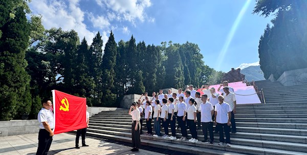 “重温革命历史·传承红岩精神”  ——   南寿山公司党支部与柏坪村党支部党员代表开展    “七一”主题党日共建活动